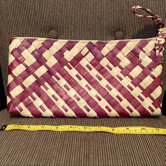 Authentic handwoven straw weave clutch purse - Picture 6 of 6